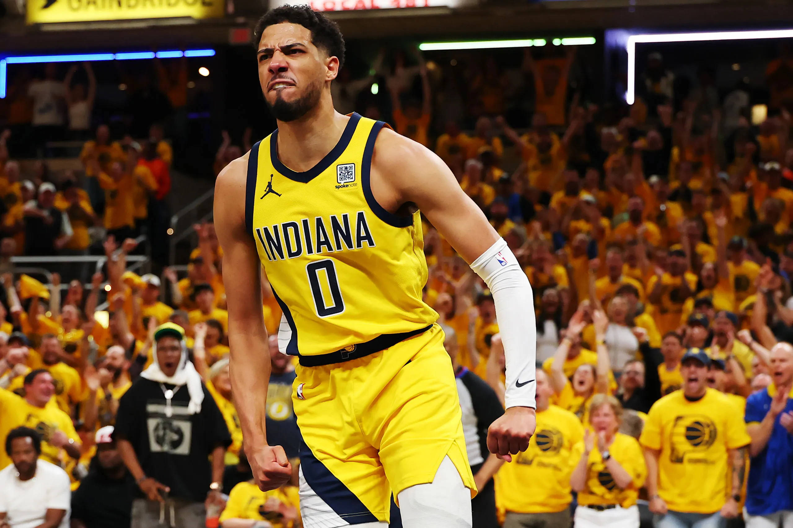 NBA-哈里伯顿右小腿拉伤将核磁检查G6出战成疑